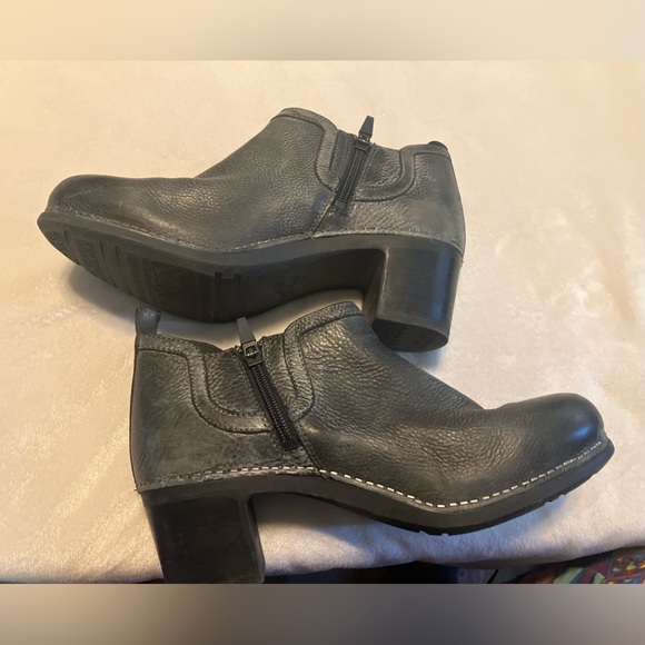 Dansko heeled shoes size 39 - Picture 5 of 6